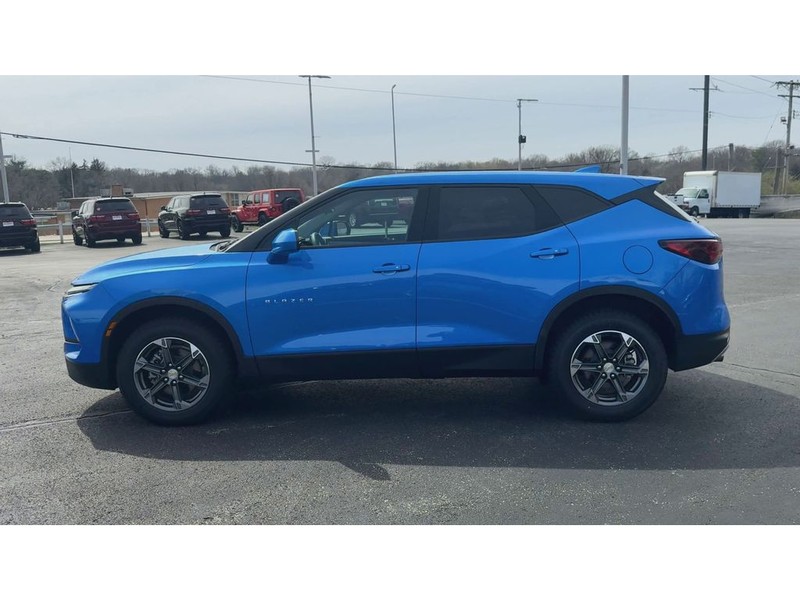 Chevrolet Blazer Vehicle Full-screen Gallery Image 05