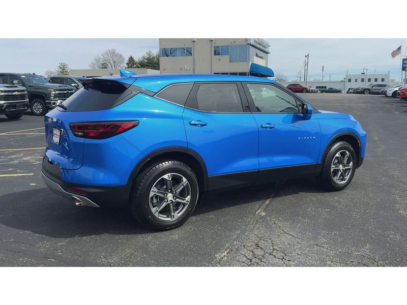 Chevrolet Blazer Vehicle Full-screen Gallery Image 08