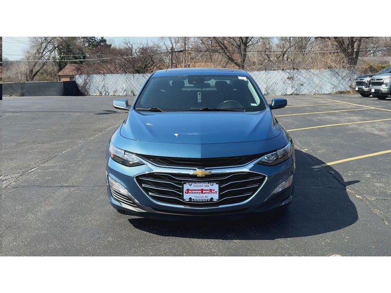 Chevrolet Malibu Vehicle Full-screen Gallery Image 03