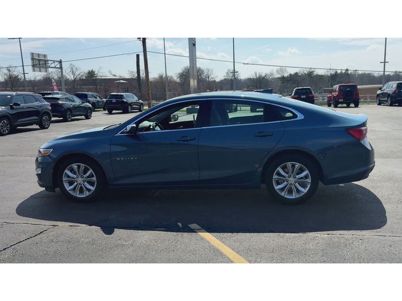 Chevrolet Malibu Vehicle Full-screen Gallery Image 05