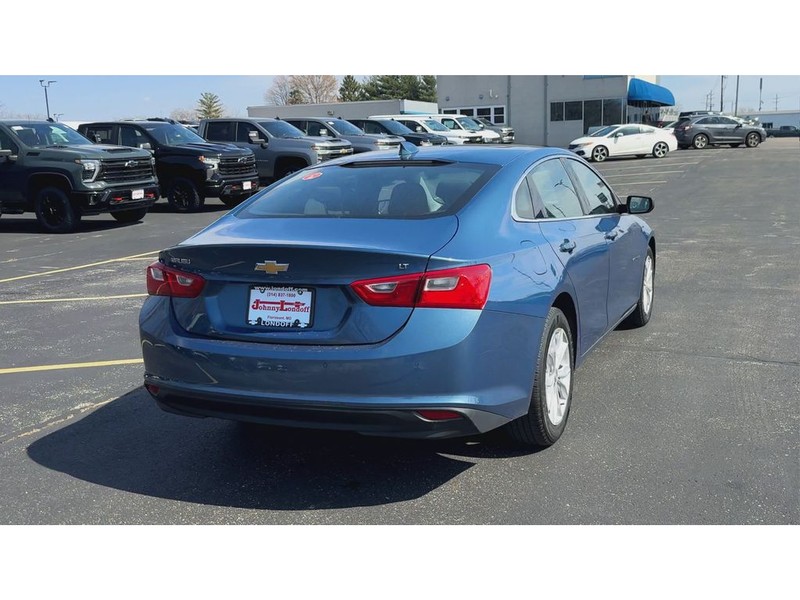 Chevrolet Malibu Vehicle Full-screen Gallery Image 07