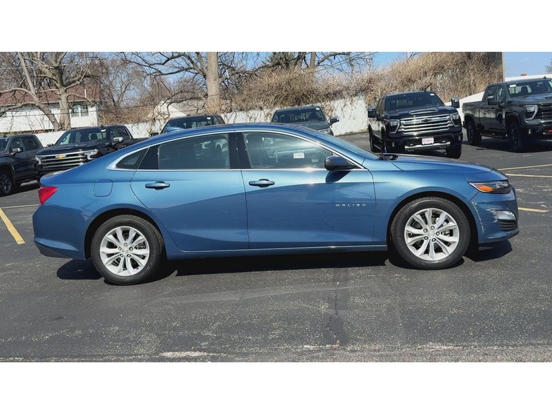 Chevrolet Malibu Vehicle Full-screen Gallery Image 09