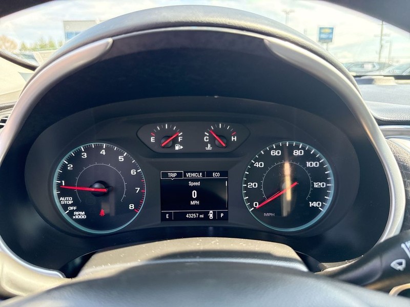 Chevrolet Malibu Vehicle Full-screen Gallery Image 15