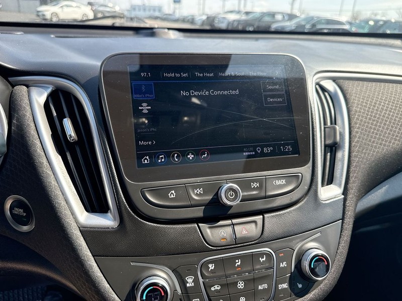 Chevrolet Malibu Vehicle Full-screen Gallery Image 16