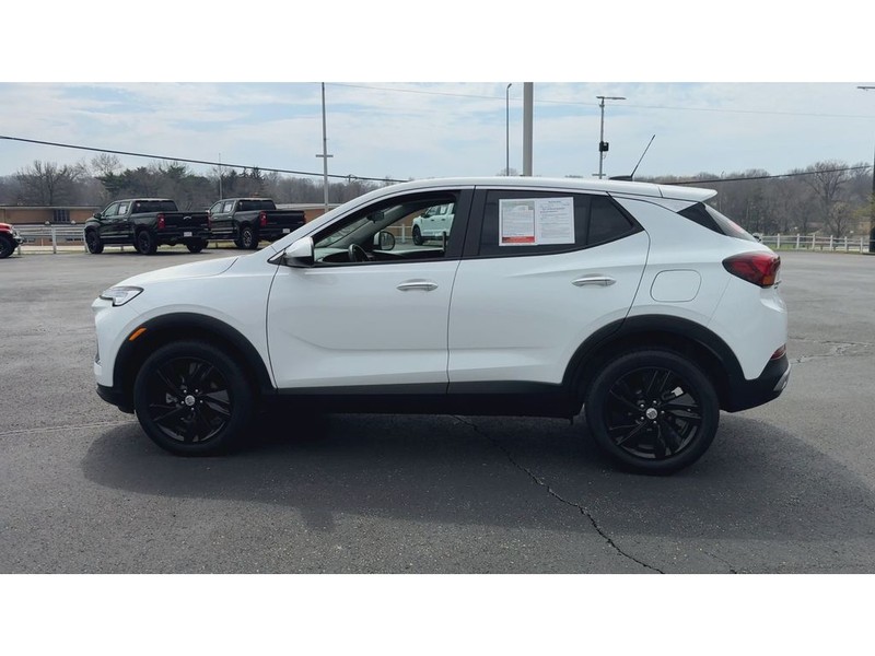 Buick Encore GX Vehicle Full-screen Gallery Image 05