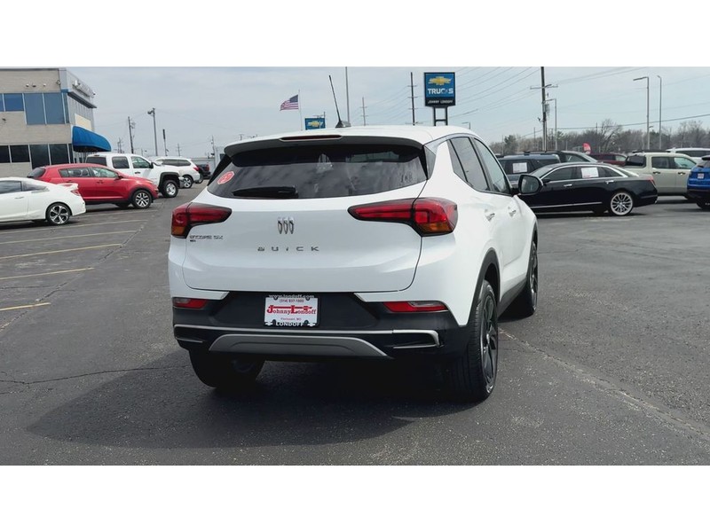 Buick Encore GX Vehicle Full-screen Gallery Image 07