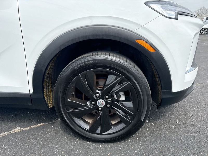 Buick Encore GX Vehicle Full-screen Gallery Image 10