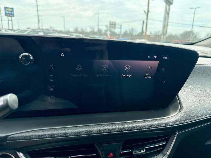 Buick Encore GX Vehicle Full-screen Gallery Image 16