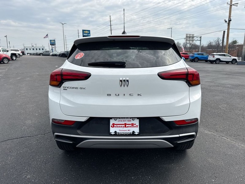 Buick Encore GX Vehicle Full-screen Gallery Image 22