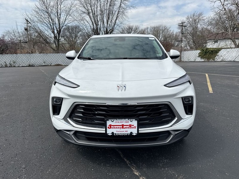 Buick Encore GX Vehicle Full-screen Gallery Image 24