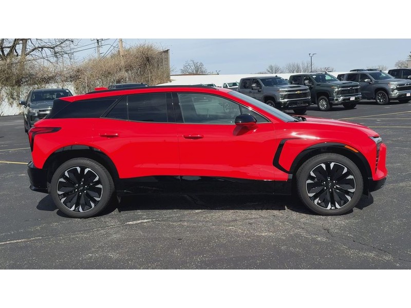 Chevrolet Blazer EV Vehicle Full-screen Gallery Image 09