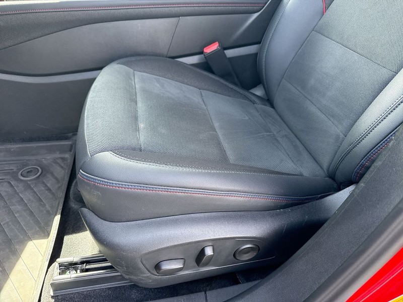 Chevrolet Blazer EV Vehicle Full-screen Gallery Image 11