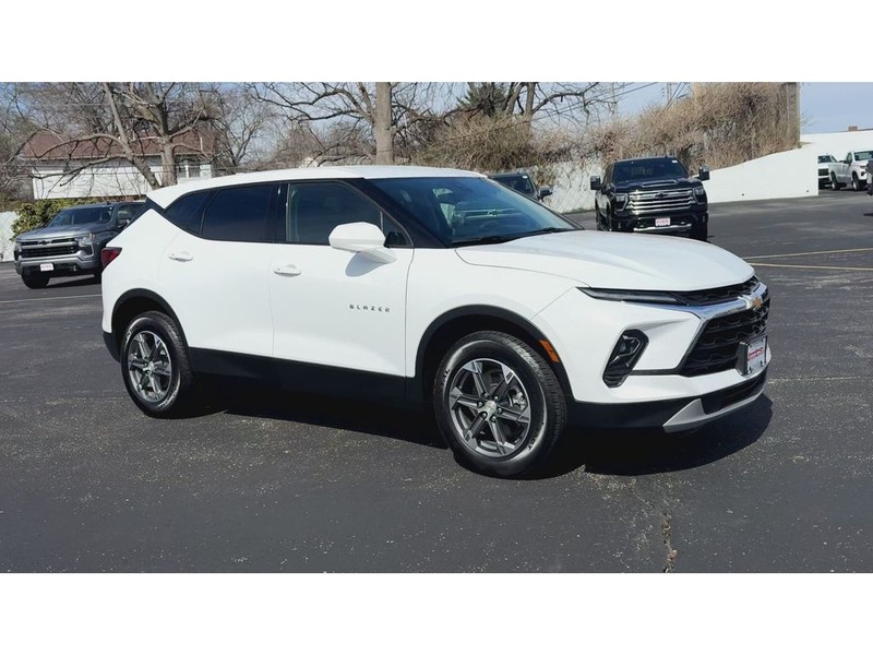 Chevrolet Blazer Vehicle Full-screen Gallery Image 02