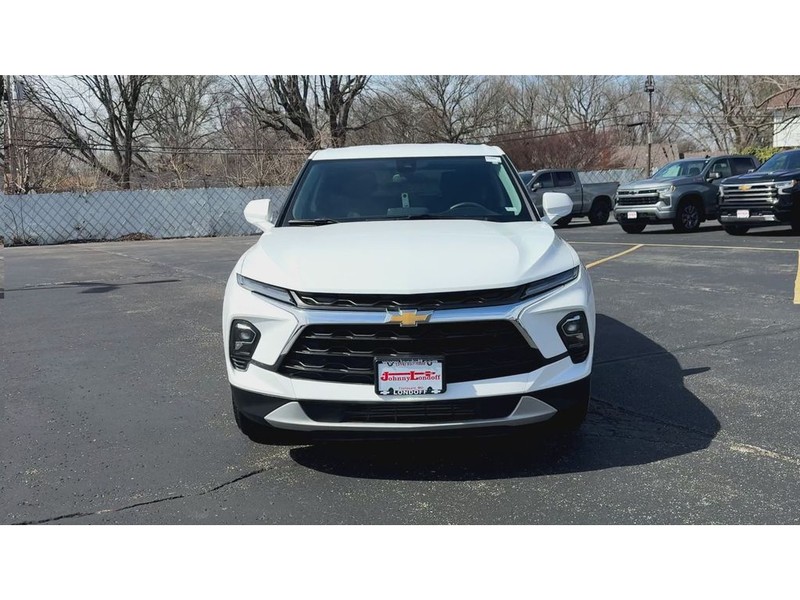 Chevrolet Blazer Vehicle Full-screen Gallery Image 03