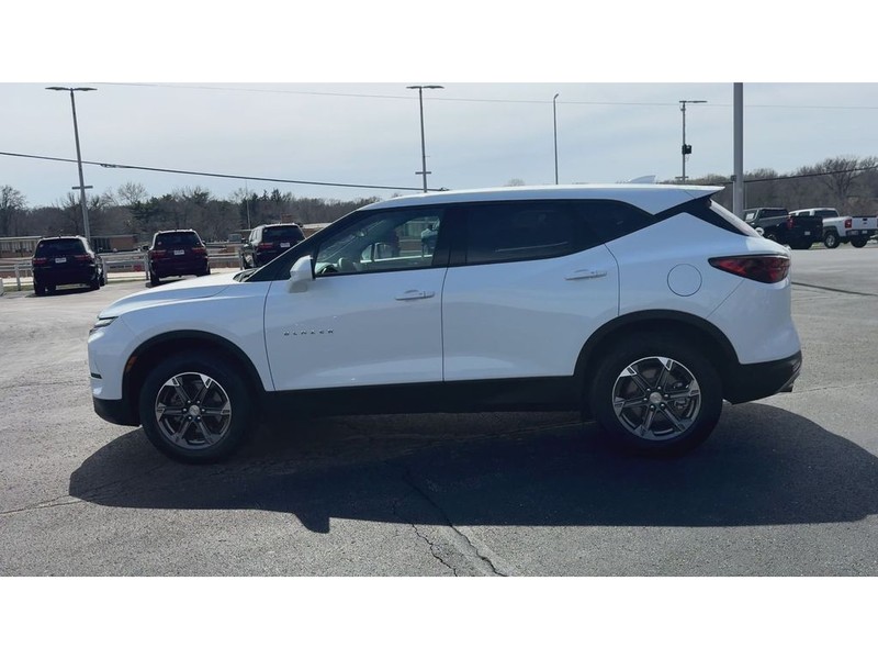 Chevrolet Blazer Vehicle Full-screen Gallery Image 05