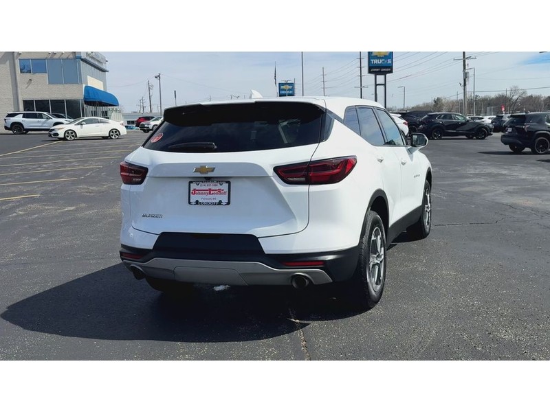 Chevrolet Blazer Vehicle Full-screen Gallery Image 07