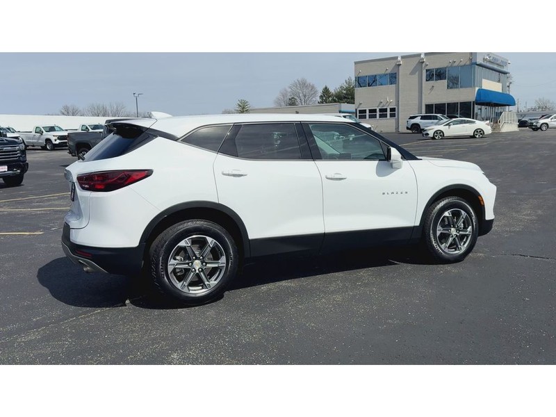 Chevrolet Blazer Vehicle Full-screen Gallery Image 08