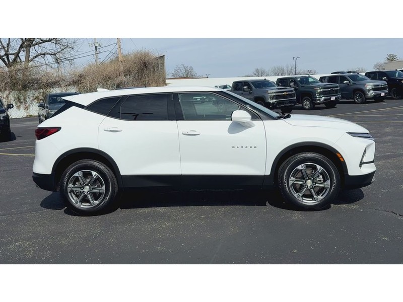 Chevrolet Blazer Vehicle Full-screen Gallery Image 09