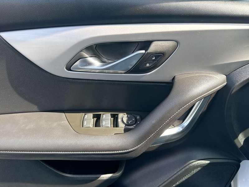 Chevrolet Blazer Vehicle Full-screen Gallery Image 13