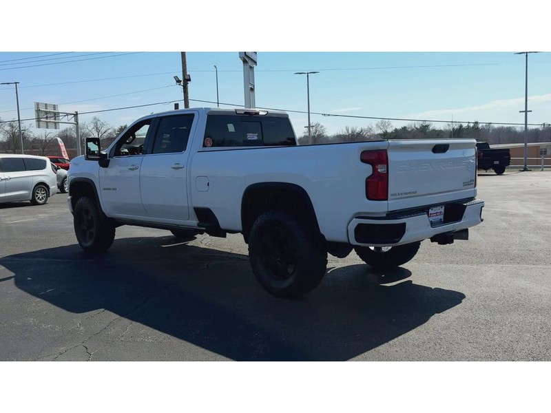 Chevrolet Silverado 3500HD Vehicle Full-screen Gallery Image 06