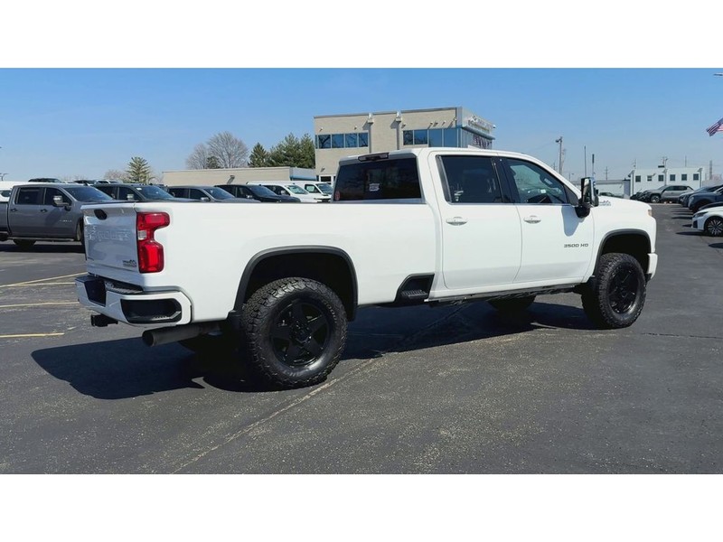 Chevrolet Silverado 3500HD Vehicle Full-screen Gallery Image 08