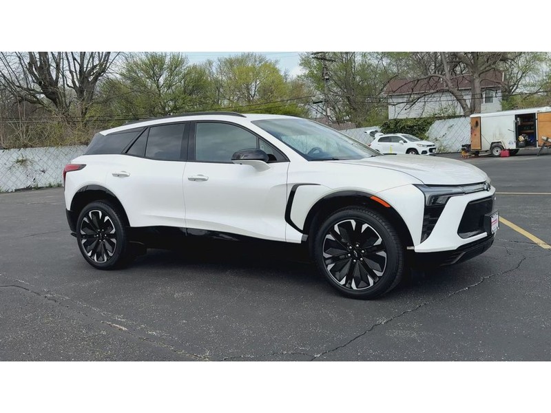 Chevrolet Blazer EV Vehicle Full-screen Gallery Image 02