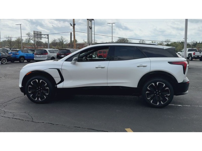 Chevrolet Blazer EV Vehicle Full-screen Gallery Image 05