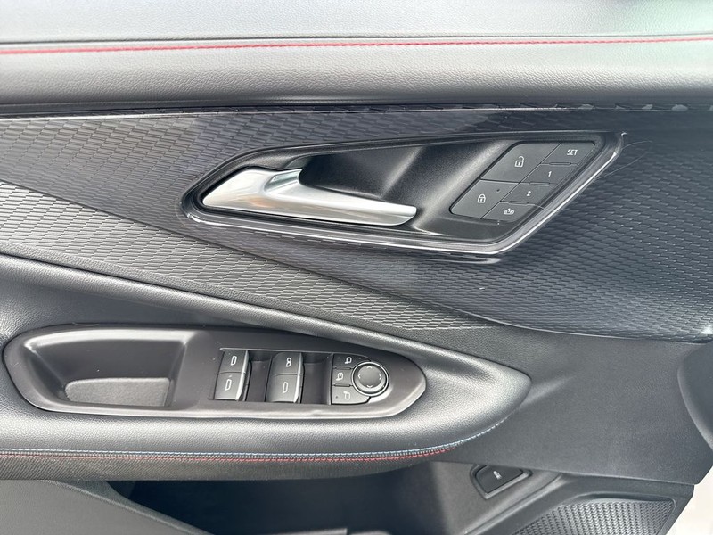 Chevrolet Blazer EV Vehicle Full-screen Gallery Image 13