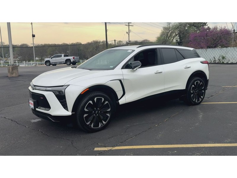 Chevrolet Blazer EV Vehicle Full-screen Gallery Image 04