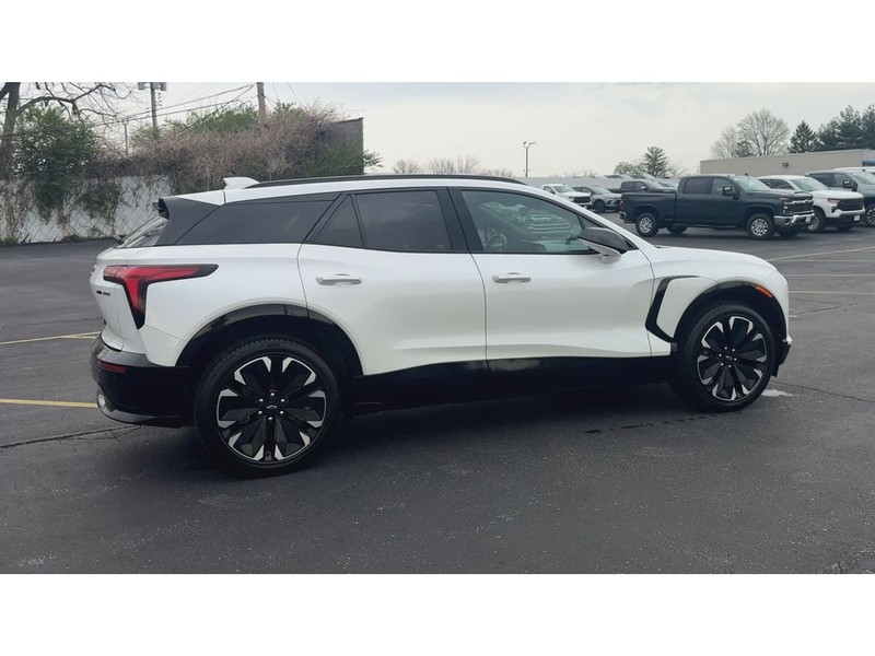 Chevrolet Blazer EV Vehicle Full-screen Gallery Image 08