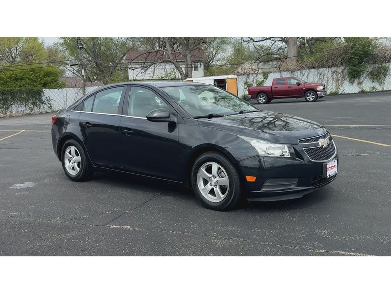 Chevrolet Cruze Vehicle Full-screen Gallery Image 02