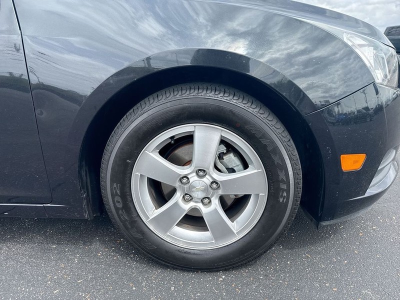 Chevrolet Cruze Vehicle Full-screen Gallery Image 10