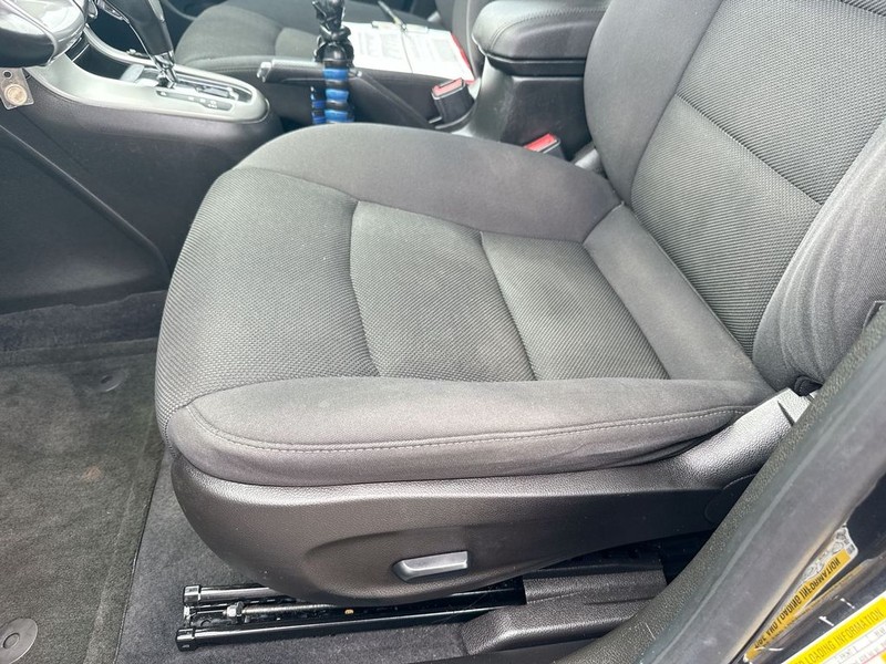 Chevrolet Cruze Vehicle Full-screen Gallery Image 11