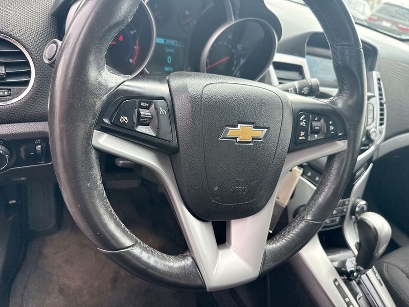 Chevrolet Cruze Vehicle Full-screen Gallery Image 14