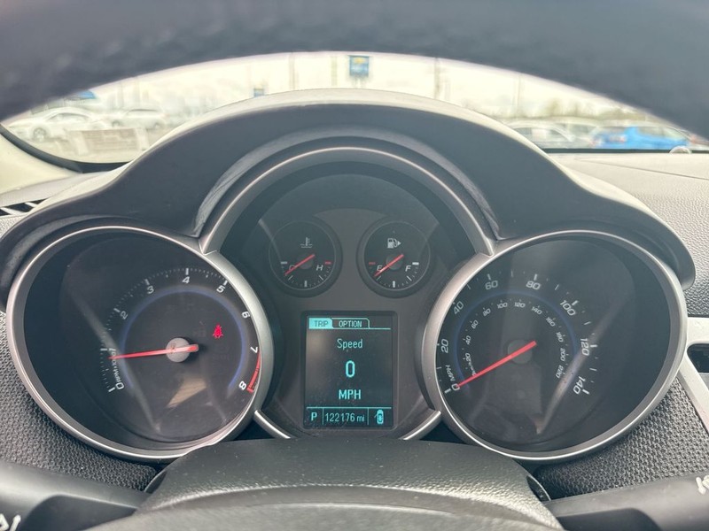 Chevrolet Cruze Vehicle Full-screen Gallery Image 15