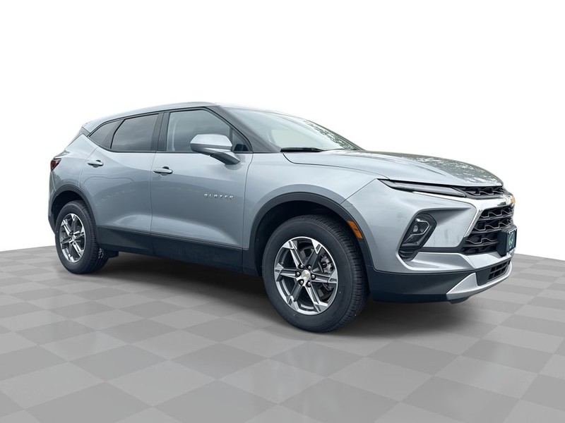 Chevrolet Blazer Vehicle Full-screen Gallery Image 01