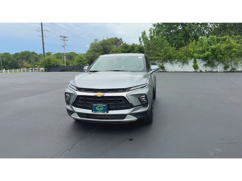 Chevrolet Blazer Vehicle Full-screen Gallery Image 03