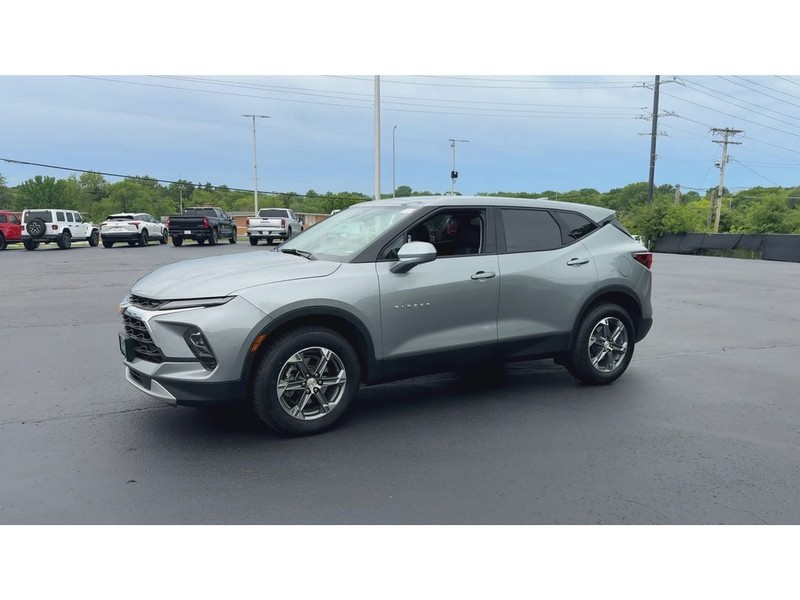 Chevrolet Blazer Vehicle Full-screen Gallery Image 04