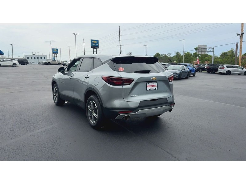 Chevrolet Blazer Vehicle Full-screen Gallery Image 06