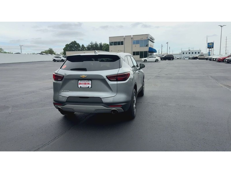 Chevrolet Blazer Vehicle Full-screen Gallery Image 07
