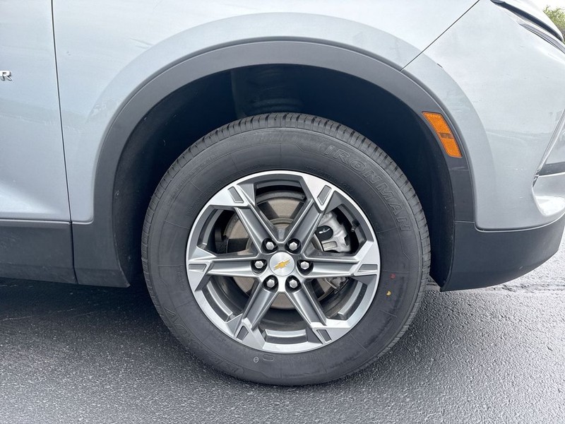Chevrolet Blazer Vehicle Full-screen Gallery Image 10