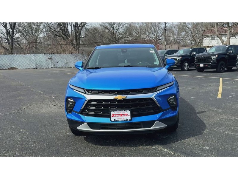 Chevrolet Blazer Vehicle Full-screen Gallery Image 03