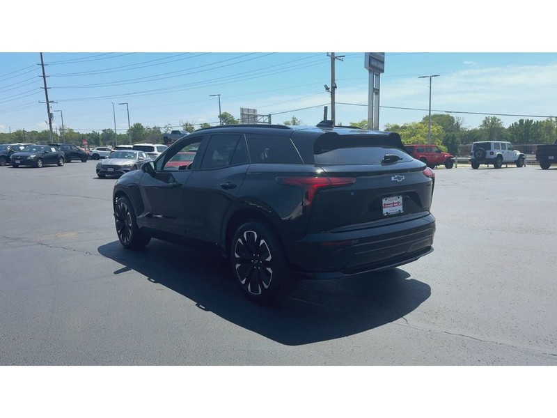 Chevrolet Blazer EV Vehicle Full-screen Gallery Image 06