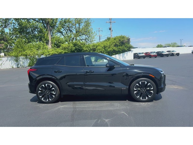 Chevrolet Blazer EV Vehicle Full-screen Gallery Image 09