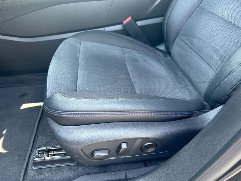 Chevrolet Blazer EV Vehicle Full-screen Gallery Image 11