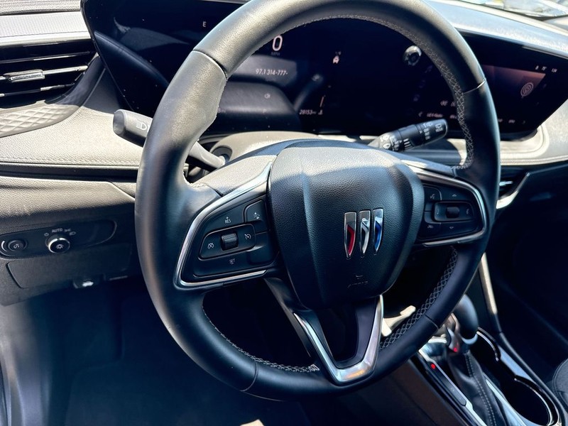 Buick Encore GX Vehicle Full-screen Gallery Image 14