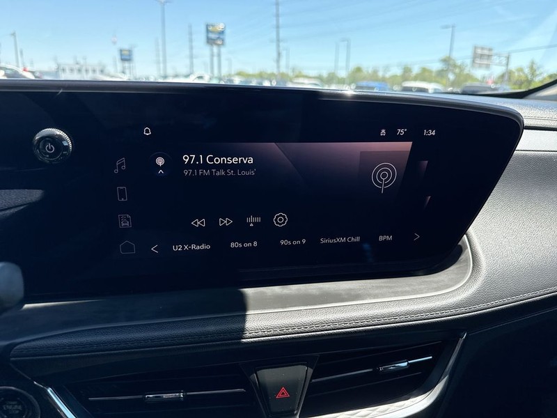 Buick Encore GX Vehicle Full-screen Gallery Image 16