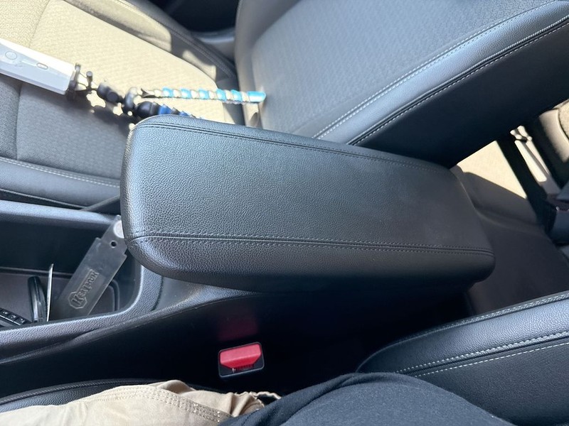 Buick Encore GX Vehicle Full-screen Gallery Image 20