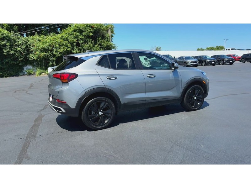 Buick Encore GX Vehicle Full-screen Gallery Image 08