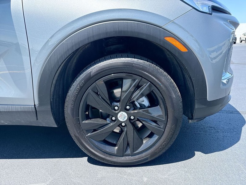 Buick Encore GX Vehicle Full-screen Gallery Image 10